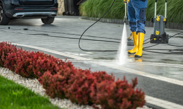 Best Gutter Cleaning  in Santa Venetia, CA